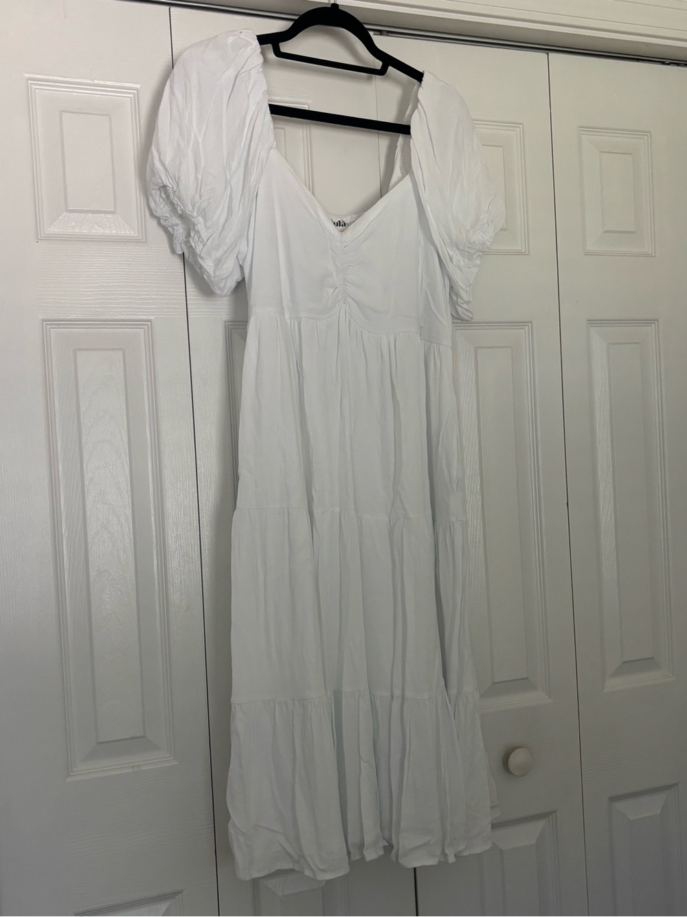 ARULA White Puff Sleeve Tiered Midi Dress